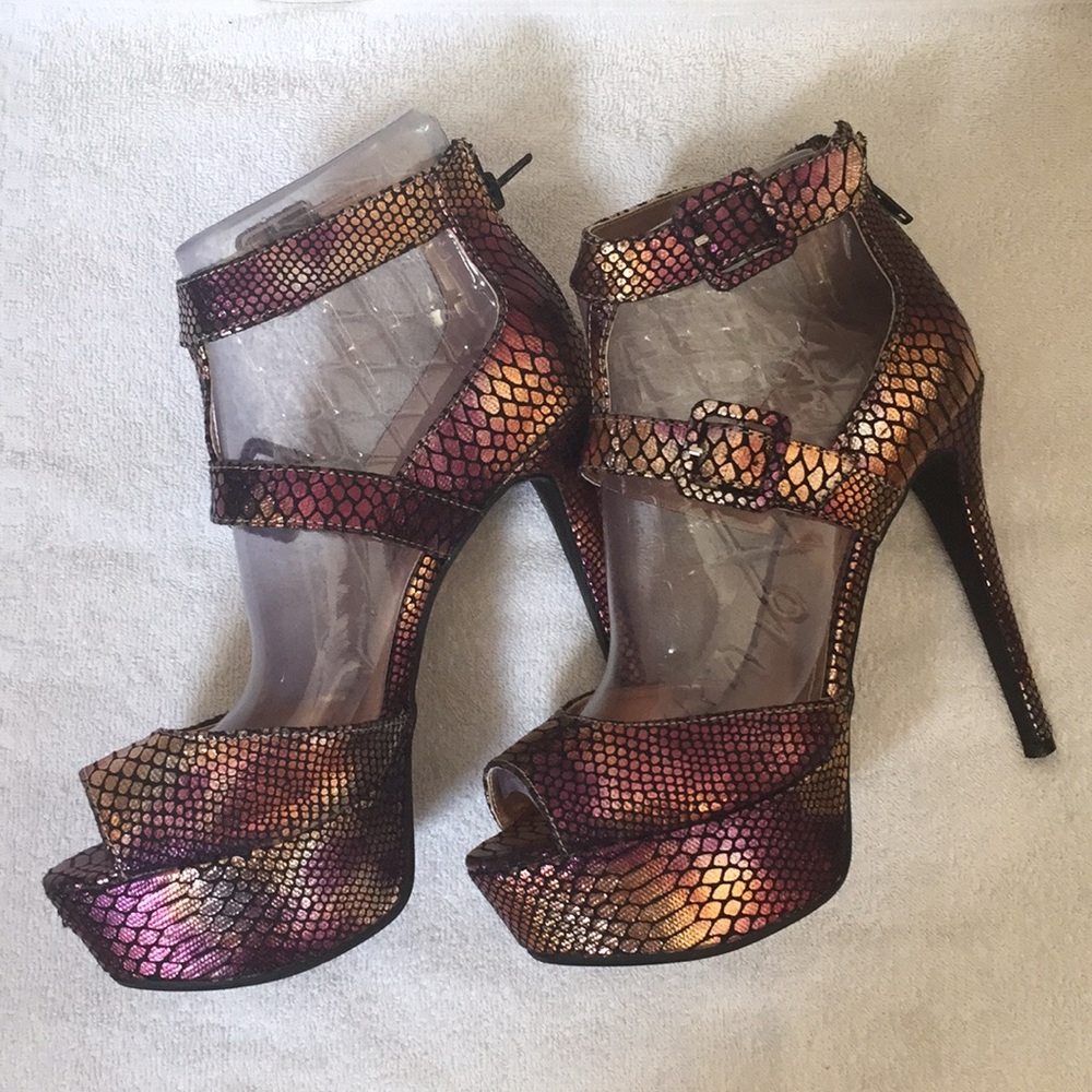 Anne Michelle Purple & Gold Snakeskin Stiletto